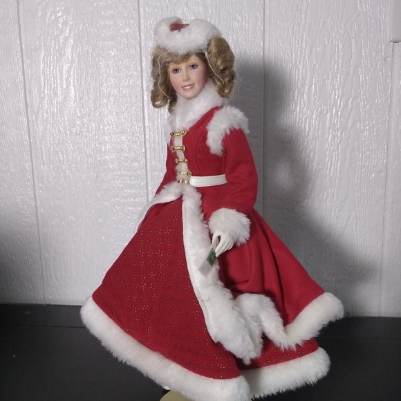 Holly - Collectible Franklin Mint Red Velvet Christmas Porcelain 16" Doll - Picture 5 of 8
